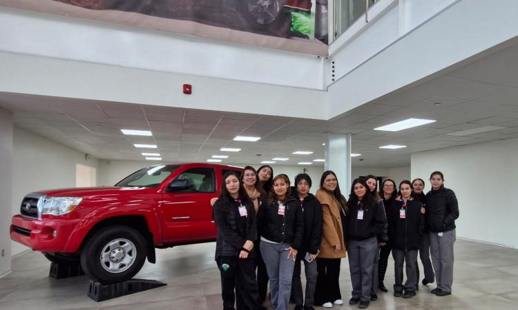 Mujeres en la manufactura Conalep Baja California