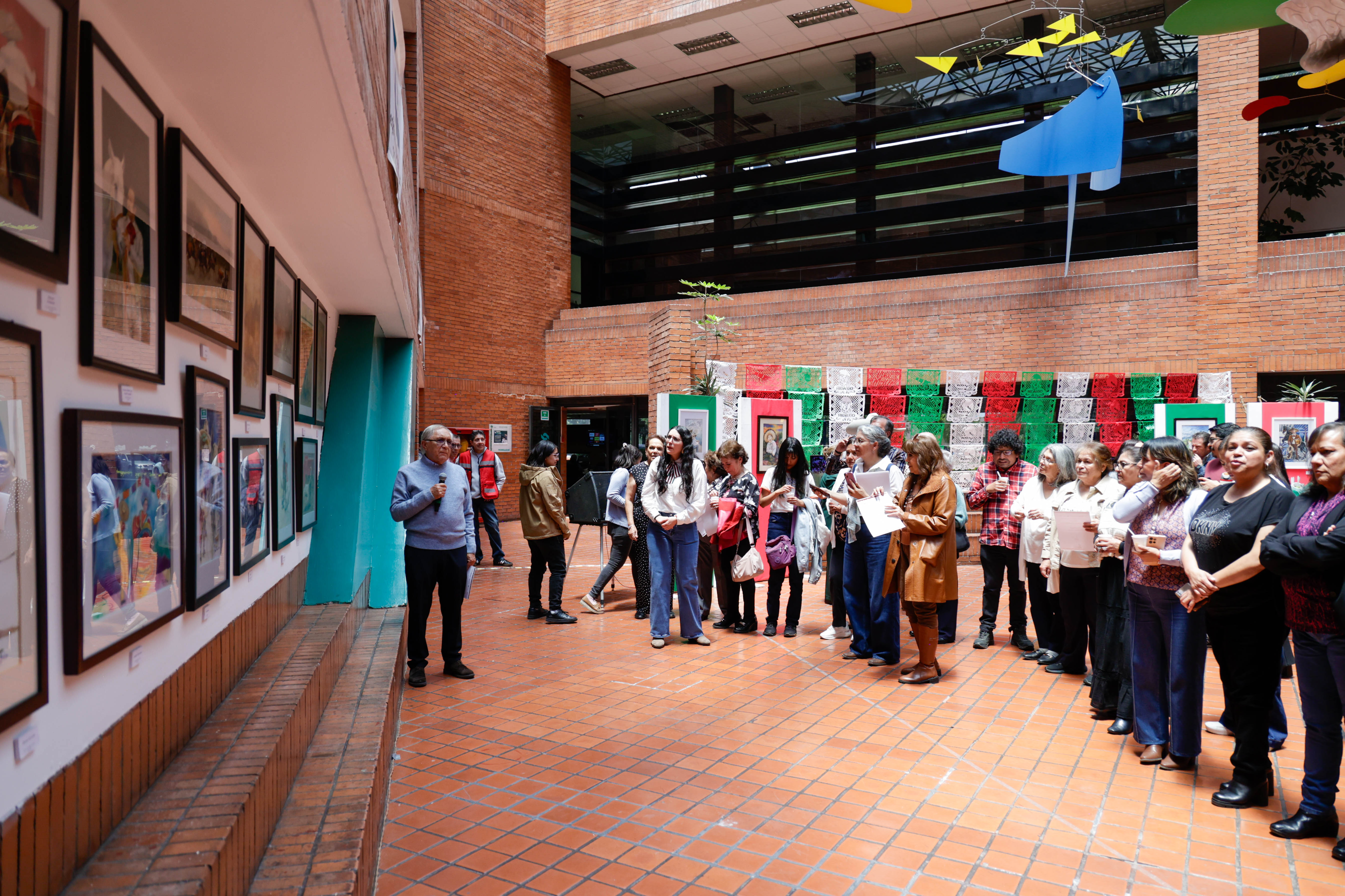 EXPOSICIÓN CHARRERÍA SE VEN LOS CUADROS 