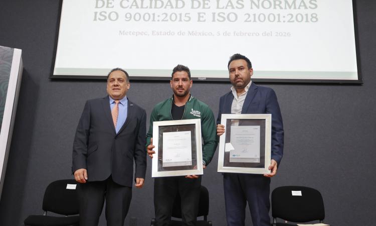 ENTREA DE CERTIFICACIONES FOTO 1 