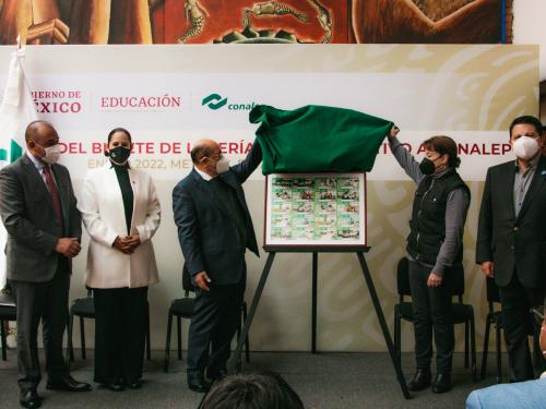 CONALEP y la Lotería Nacional develaron billete conmemorativo con motivo del 43 Aniversario de la institución.
